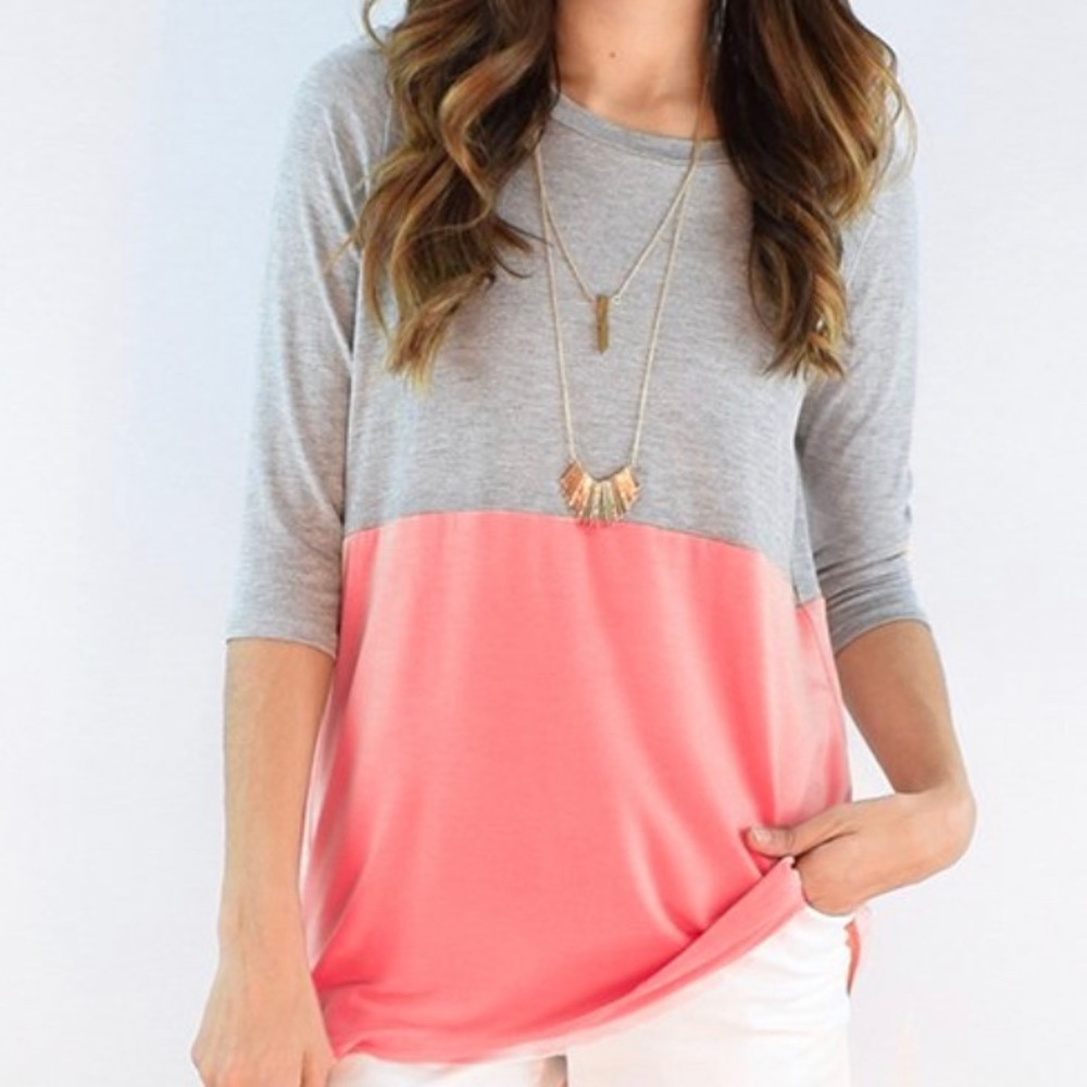 Fitted Womens size L top with 3/4 length sleeves